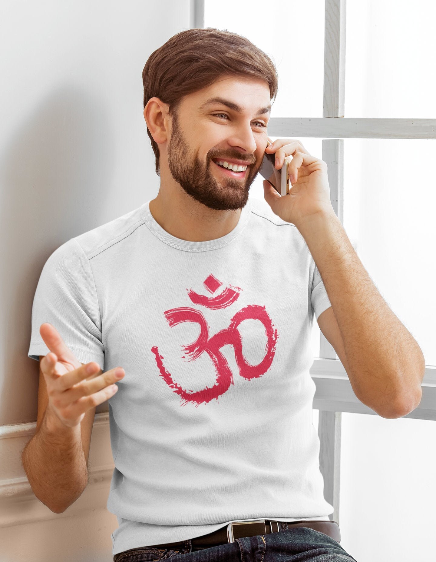 Aum Unisex T-shirtom Teesdesigner 