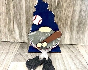 Gnomo de pierna colgante de béisbol, decoración del manto de béisbol, gnomo deportivo, regalo de amante del béisbol, regalo de entrenador, bandeja escalonada de béisbol, decoración de fiesta de béisbol