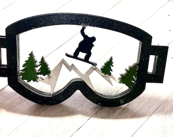 Panneau en bois pour lunettes de ski/snowboard | Lunettes de protection découpées au laser en couches 3D | Décoration de maison de montagne | Lunettes de neige avec montagnes | Cadeau de snowboard |