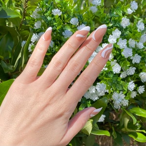Swirl Almond, Reusable Press On Nails | Caramel Creme Brûlée Almond Glue On Nails | Abstract Stick On Nails | Medium Length