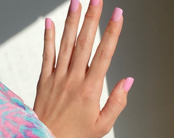 Short, Square Pink Press On Nails Nails  | Swarovski Crystal Accent Nails | Fake Nails | Glue On Nails | Trending Nails | At Home Mani