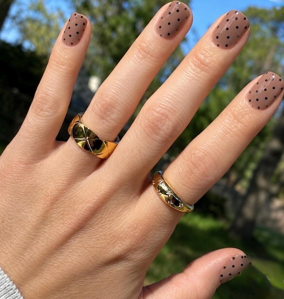 Medium Brown, Short, Square Press On Nails: Camels Are Coming