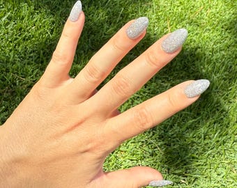 Silber Sparkle Glitter Almond Drücken Sie auf die Nägel