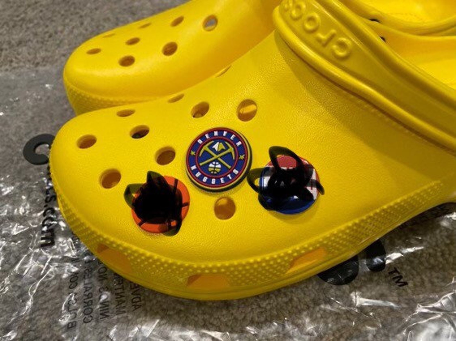 basket ball crocs