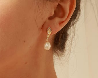 Vintage Genuine Pearls Bridal Drop Earrings- Zircon Gold Plated Pearl Earring-Pearl Statement Earring Wedding-Sophisticated Pearl earrings