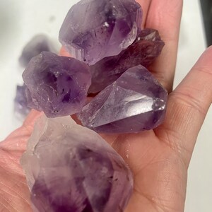 Amethyst Crystals - Bulk Amethysts for Crafting, Jewelry Making, Healing Crystals and Stones, Amethyst Crystal Points & Chunks. Wholesale.