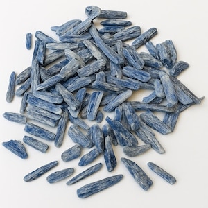 Blauer Kyanit Rohstein - Natürliche Heilsteine aus Brasilien | Meditation & Chakra Ausrichtung | Hochwertige Mineralienproben