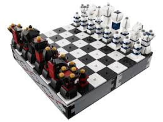Lconic Chess and Checker Set
