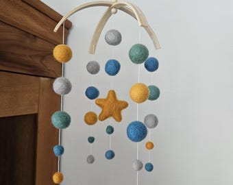 Baby mobile, felt ball mobile, felt mobile, mobile with star