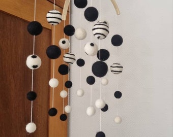 Contrast mobile, mobile baby, mobile made of felt balls, felt mobile, mobile, baby mobile