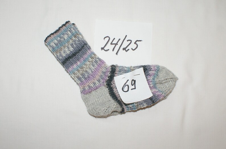 warme Wollsocken 24/25 handgestrickt Kindersocken 69 rosa-grau