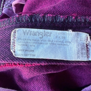 Vintage Wrangler-jeans från 80- och 90-talet i psykedelisk lila, midja 66 cm bild 5