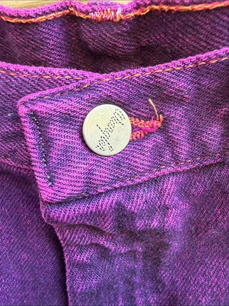 Vintage Wrangler-jeans från 80- och 90-talet i psykedelisk lila, midja 66 cm bild 2