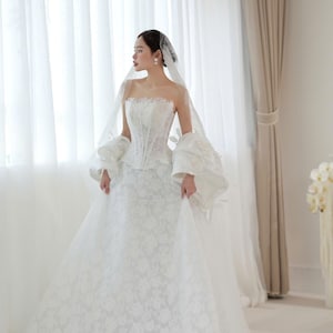 Modern Two-Piece Strapless Lace Wedding Dress – Separate Corset and Skirt with Detachable Sleeves, Custom made by ChinsuLee