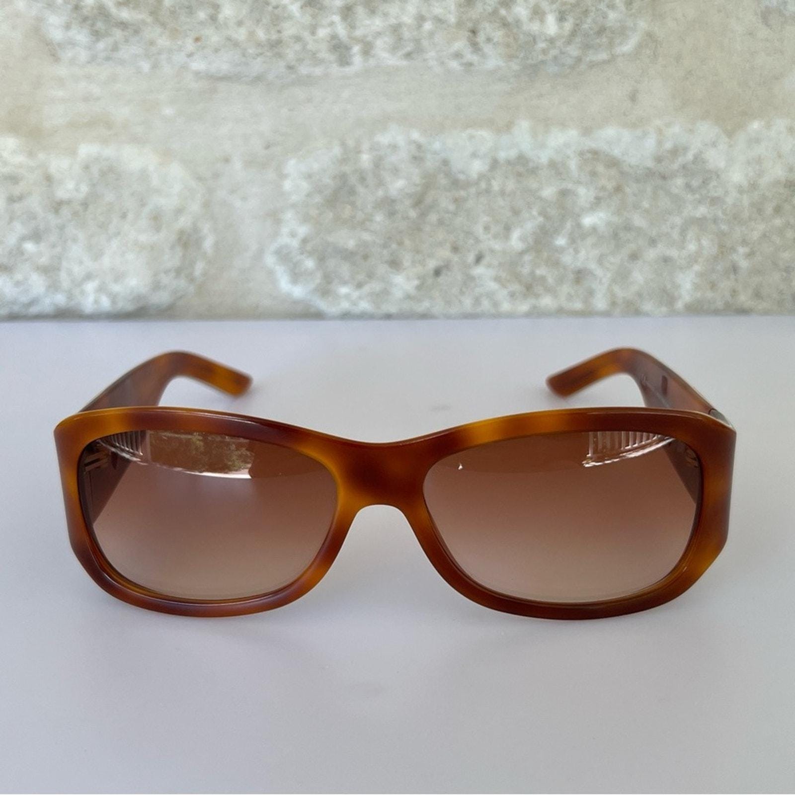Dior Lovingly Sunglasses Tortoise White Cutout Hearts  display picture 1