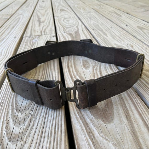 WWII British P39 equipment belt artillery belt antique brown leather 30" - 45"
