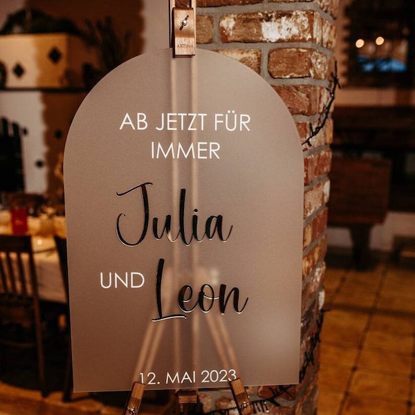 Willkommensschild Hochzeit | Halbrundes Schild | Frost und Gold Acryl | Personalisiert mit Namen | Dekoration Hochzeit