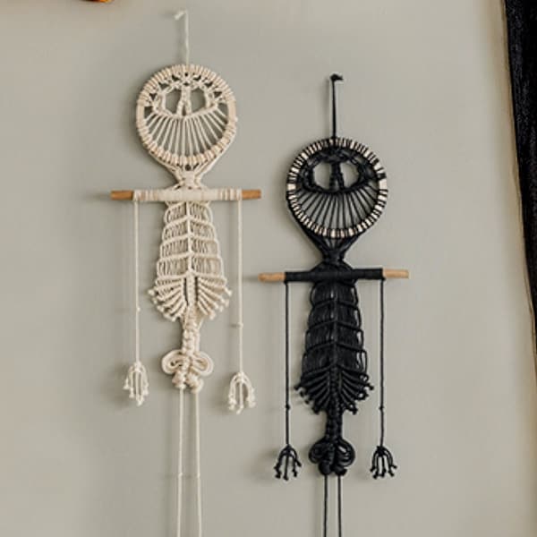 Skeleton Wall Hanging, Halloween Party Decor, Dark Academia Gift, Witchy Goth, Spooky Halloween, Macrame Handmade, Skeleton Halloween W94