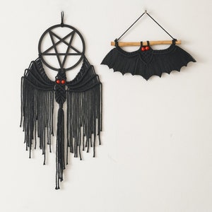 Gothic Bat Decor, Witchy Macrame Bat Dreamcatcher, Black Pentagram, Halloween Wall Art, Witchy Decor, Victorian Home Decor, Wiccan Decor V03