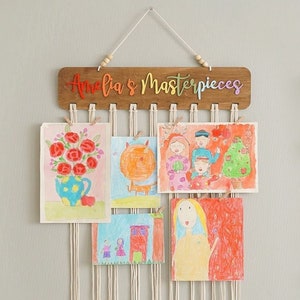Kids Art Display, Look What I Made, Children&#39;s Art, Boho Macrame, Picture Hanger, Kids Room Decor, Artwork Craft, Picture Display I28