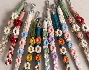 Cinturino per telefono in macramè fatto a mano I99