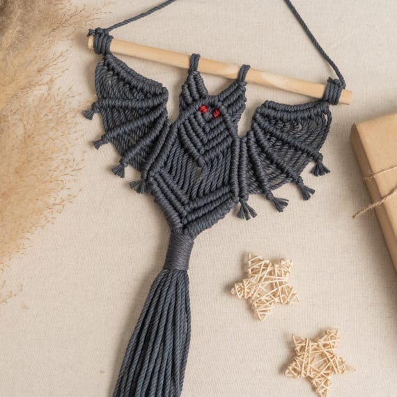 Macrame Bat Kit, Witchy Decoration, Gothic Home Decor, Bat Plant Hanger,  Halloween Decor, Macrame Craft Kit, Bat Wall Hanging K30 - Etsy