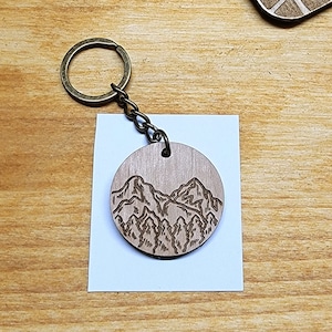Mountain Keychain: Unique Customizable Wooden Keychain, Laser Engraved, Alpines, Mountain Range, Custom Name, Unique Gift, Mountain Range