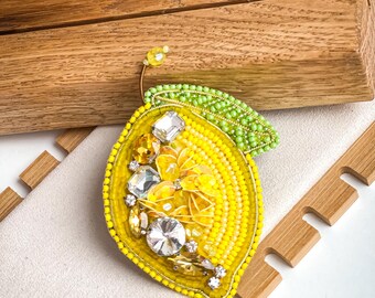 Broche Bijou Vintage En Forme De Branche Feuille Avec Perle Poire Blanche Nacrée - Modèle 4605