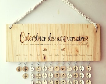 Calendrier des anniversaires famille et ou amis en bois personnalisé gravure