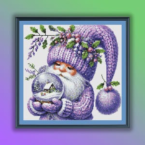 Padrão PDF de ponto cruz de gnomo de Natal roxo em aquarela, ponto cruz moderno, bordado à mão