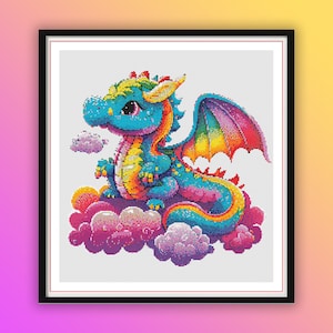 Puede incluir: Un dragón de dibujos animados colorido con alas de arcoíris sentado en una nube. El dragón es azul, verde, amarillo y naranja. La nube es rosa y blanca.