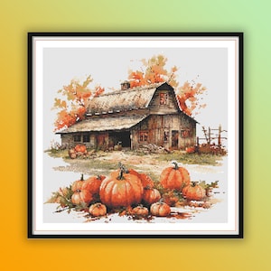 Peut inclure: Un motif de point de croix représentant une grange rustique avec une porte en bois et un grenier à foin, entourée de feuillage d'automne et de citrouilles. La grange est sur un fond blanc.