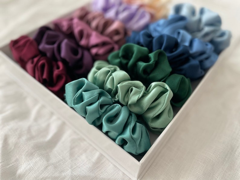 Mulberry silk scrunchies 19 momme. Beautiful gift for her image 1