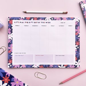 A4 Weekly Planner Notepad Flower Print To Do List Organiser | 50 Tear-Off Sheet Desk Planner | Week to Week Desk Pad Planner Organiser