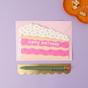 Carte de gâteau d'anniversaire Funfetti | Carte d'anniversaire en forme de tranche de gâteau pour elle | Pour un ami | Pour soeur | Carte de forme unique découpée avec des matrices