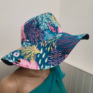 Reversible sun hat/Wide Brim floppy hat/packable beach hat/one side prints and one side solid  cotton/ costumizable sun Hat.