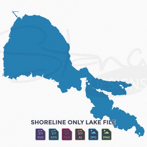 Puede incluir: Un mapa azul de la línea de costa con líneas diagonales, etiquetado como "SHORELINE ONLY LAKE FILE". Debajo del texto hay iconos para los formatos de archivo SVG, EPS, PDF, AI, JPG y PNG. El mapa está sobre un fondo blanco.