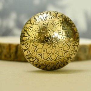 Etched Floral Round Brass Drawer Knobs-Elegant Furniture and Cabinet Pull Handle in Solid Brass Metal, Modern Cabinet Pulls and Knobs