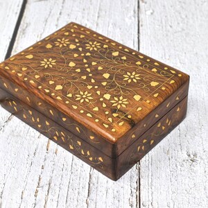 Caja de madera decorativa, recuerdo, joyero de madera, caja de memoria, caja de cartas de juego, caja de té, organizador de caja de joyería de baratija decorativa