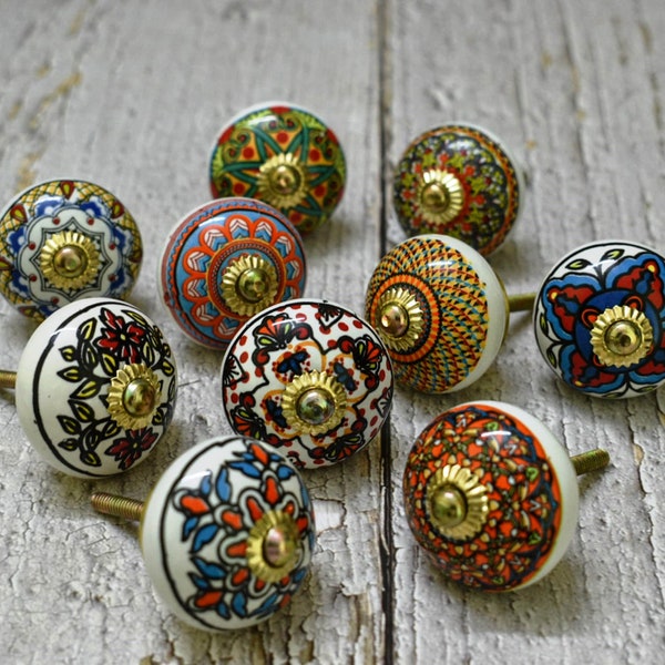 Assortiment de boutons de porte en céramique florale multicolore, touche florale aux commodes, tiroirs, armoires de cuisine et armoires, ensemble de 10