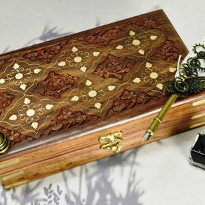 Caja decorativa de latón de madera, joyero, cofre del tesoro, caja de memoria, caja de naipes, caja de té, baratija decorativa hecha a mano 10x6 pulgadas