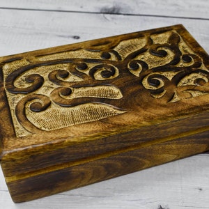 Caja de madera para almacenamiento de recuerdos, multiusos, tallada a mano, caja multiusos, caja de memoria, caja de cartas de juego, caja de té, caja de baratijas decorativa, 10 pulgadas