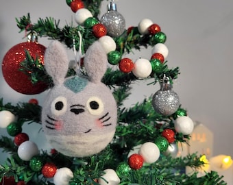 Adorno navideño de fieltro con aguja: decoración de lana hecha a mano