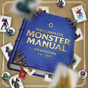 以下が含まれることがあります： 「THE COMPLETE MONSTER MANUAL」と金色の文字で書かれた青い本。509体のモンスターと2024年が記載されています。本には装飾的な金属製のコーナーピースと赤いリボンのしおりが付いています。様々なモンスターカードが本を取り囲んでいます。