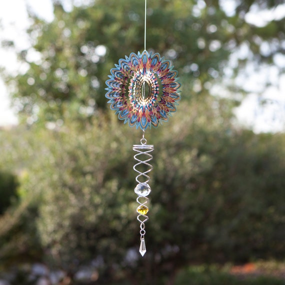 Spinart Mandala Fleur Artiste en cristal Queue de vent Spinner Décoration cinétique pour jardin extérieur et décoration de la maison en acier inoxydable et revêtement durable 