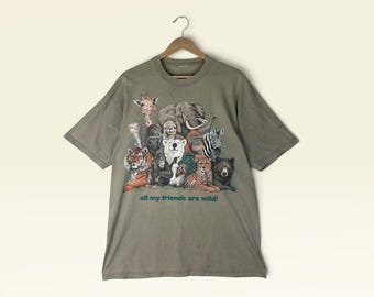 Camiseta vintage Fletcher's Wildlife Art dos anos 90 – Estampa "Todos os meus amigos são selvagens!" / Bege / Camiseta unissex para atividades ao ar livre na natureza – Tamanho G