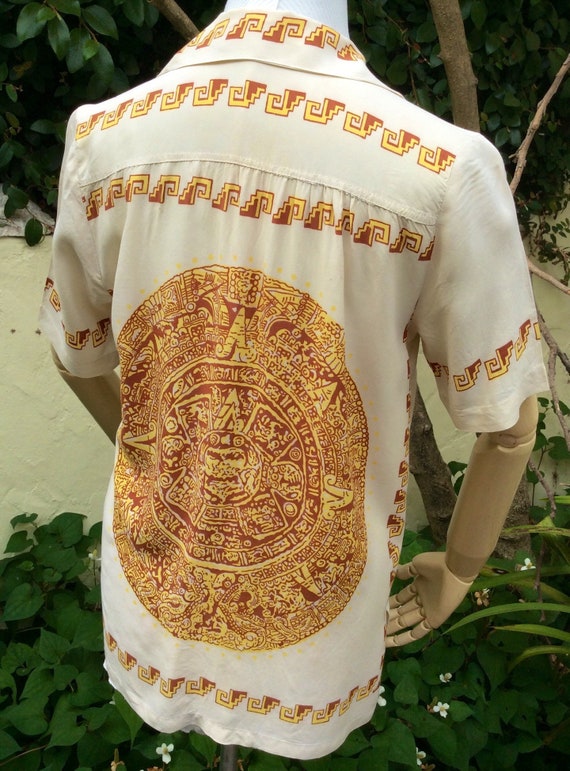 1950s Graphic Print Summer Shirt with Mesoamerica… - image 7