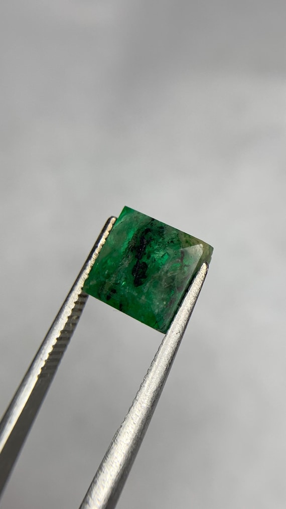 2.55カラットのエメラルドリング（証明書付き）