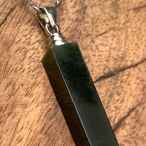 Rechteckige Grüne Jade Halskette - Prisma Nephrit Schmuck