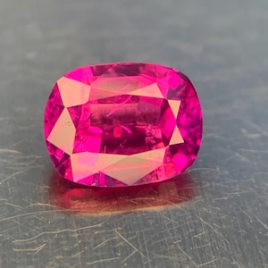 Natürlicher Afghanistan Roter Rubin Edelstein - 1.63 Karat